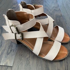 Women’s 9.5 stewpot block sandals